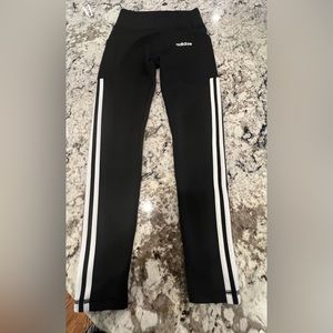 Womans Addidas 3 stripe legging